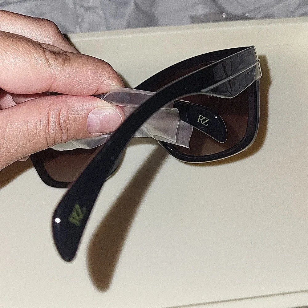 SALE🦋RACHEL ZOE Fawn Sunglasses - Black - Picture 5 of 5